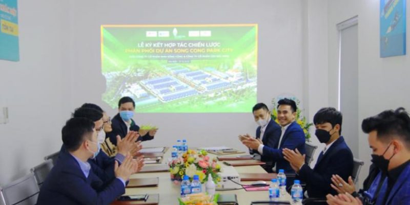 Đại diện Chủ đầu tư và Cen Bắc Ninh tham gia sự kiện ký kết