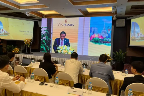 Chủ tịch Vinhomes Phạm Thiếu Hoa phát biểu tại ĐHCĐ 2022